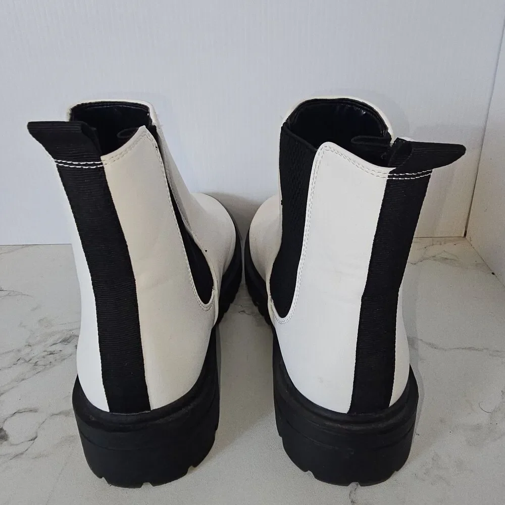 Unr8ed White Chunky Platform Chelsea Boots Size 8.5 Grunge Goth Indie Edgy Style